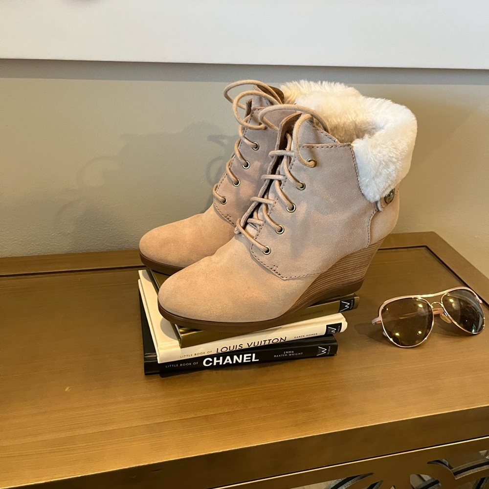Michael Kors Lace Up Tan Wedge Boots